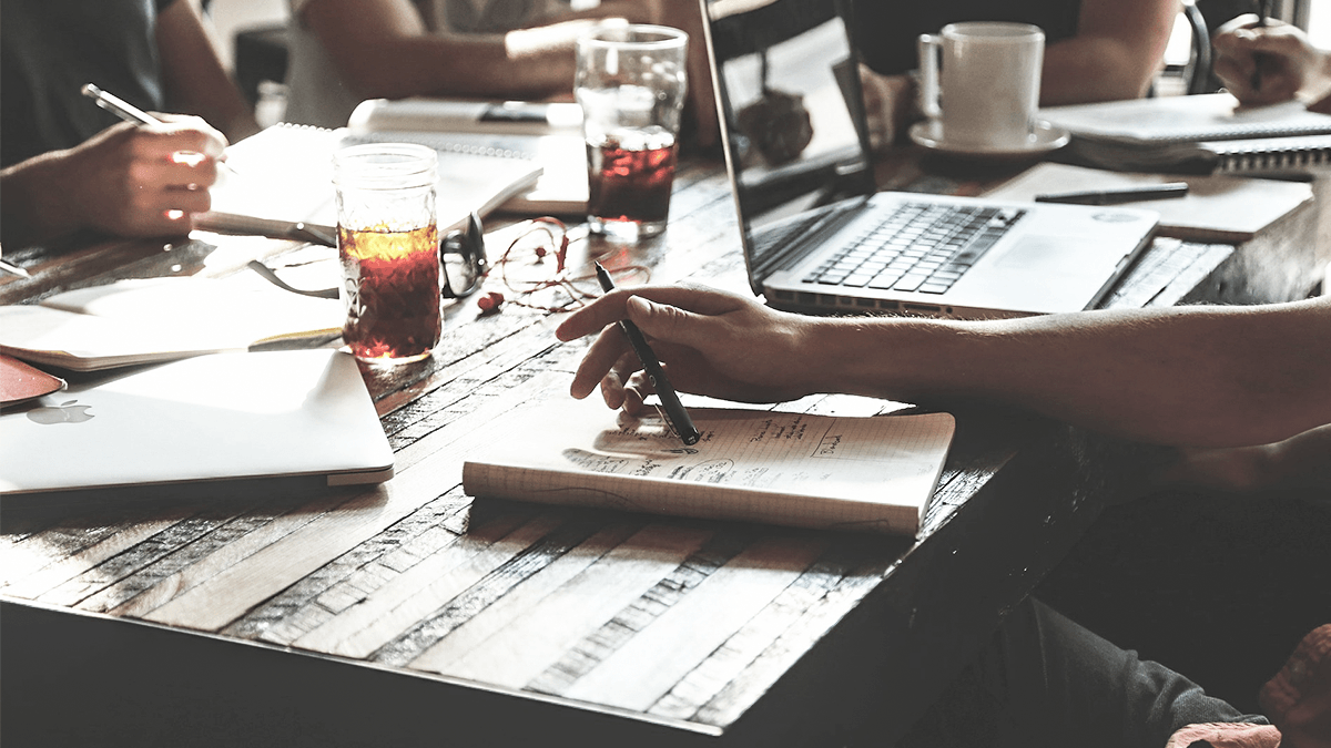 Jak vybrat nástroj marketingu a CRM pro SAAS startup-cover